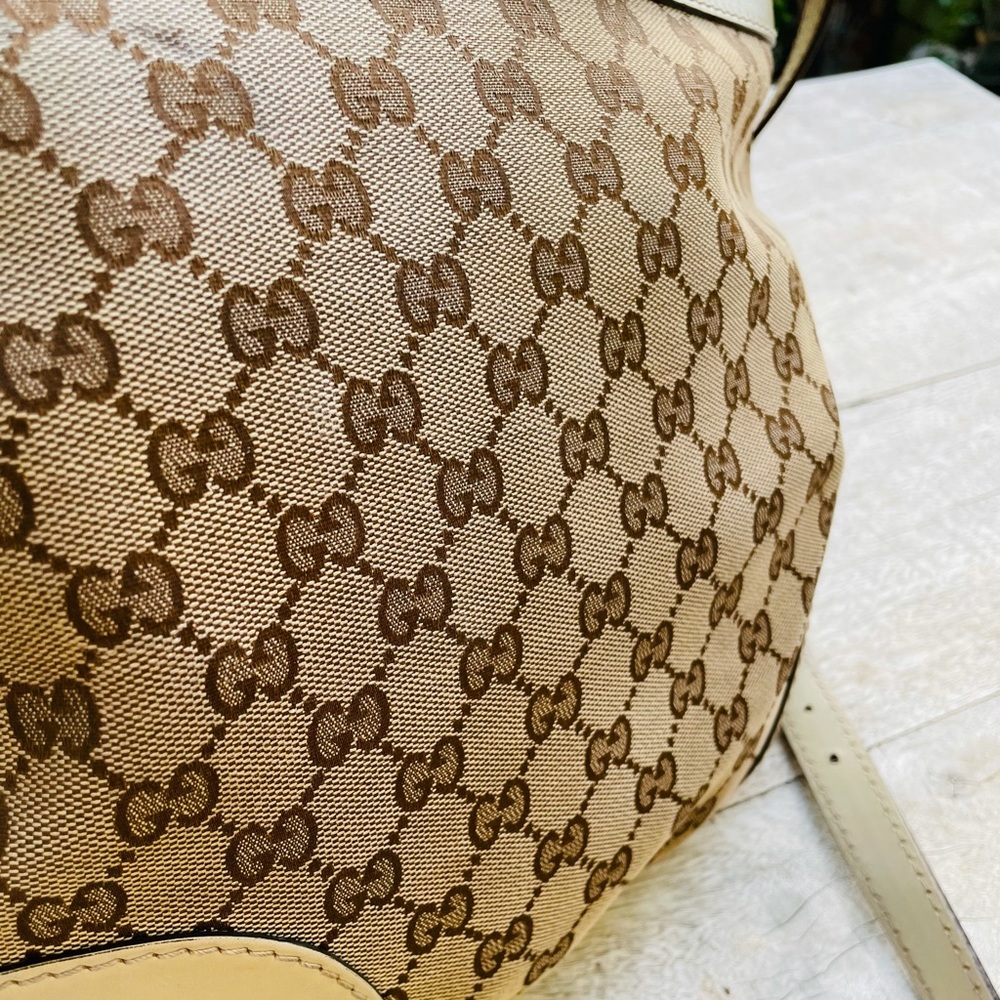 Authentic Gucci Sherry Line Monogram Crossbody Bag - Picture 12 of 16